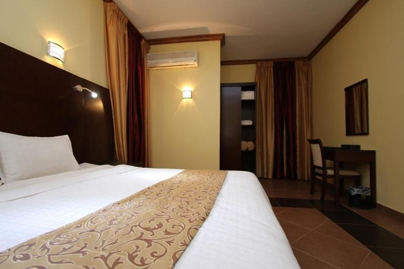 Raoum Inn Arar Ngoại thất bức ảnh