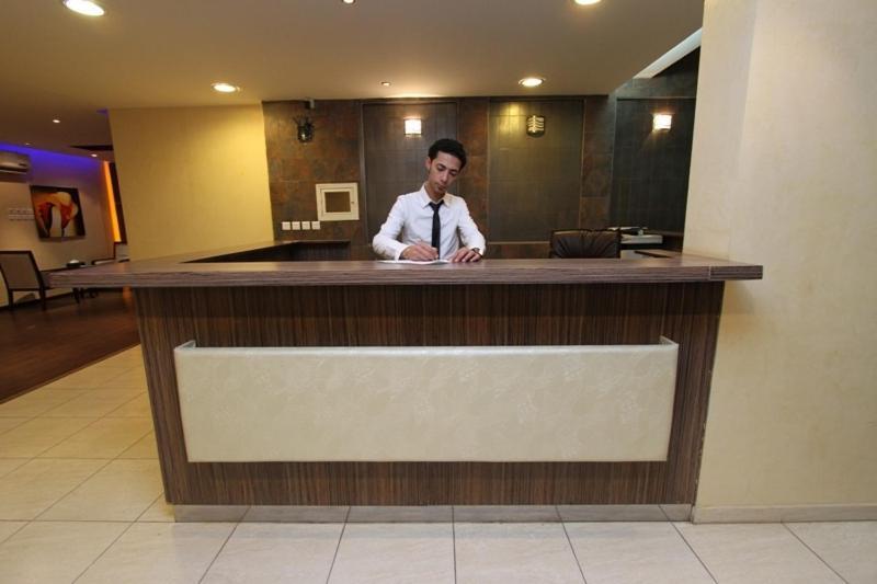 Raoum Inn Arar Ngoại thất bức ảnh