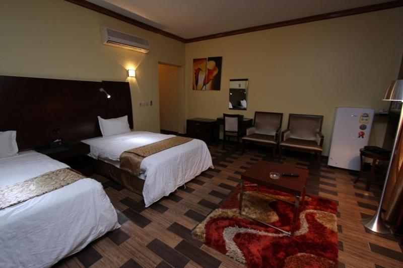 Raoum Inn Arar Ngoại thất bức ảnh